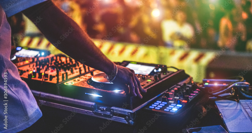 AdobeStock_306894593_Preview