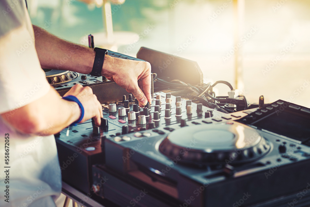 AdobeStock_558672053_Preview